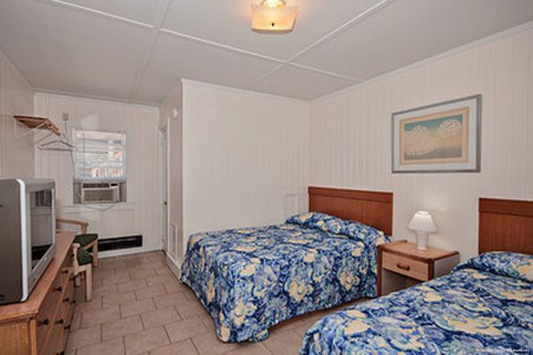 Dolphin Oceanfront Motel (Nags Head)